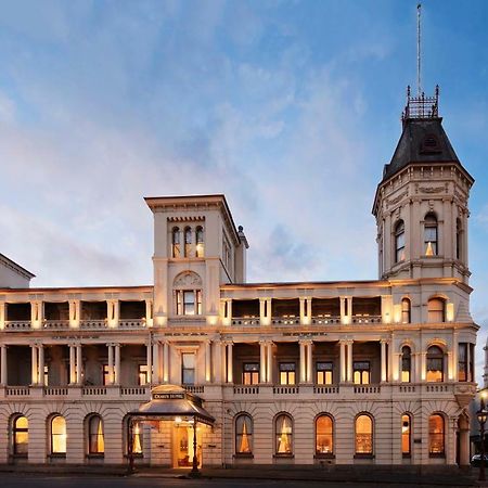 Craig'S Royal Hotel Ballarat Luaran gambar The hotel at dusk