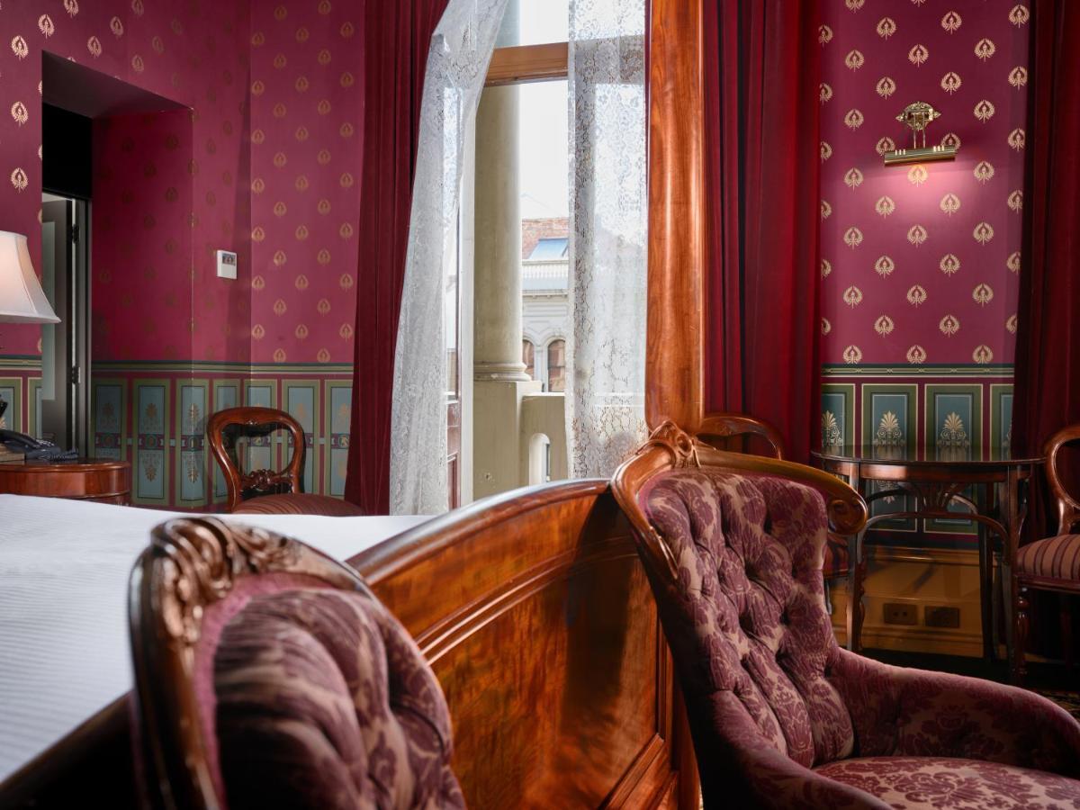 Craig'S Royal Hotel Ballarat Luaran gambar A room at the hotel