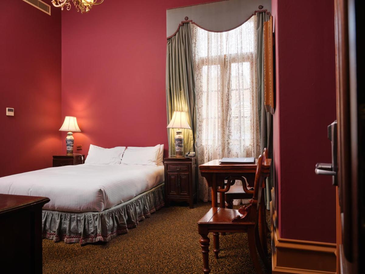 Craig'S Royal Hotel Ballarat Luaran gambar A room at the hotel