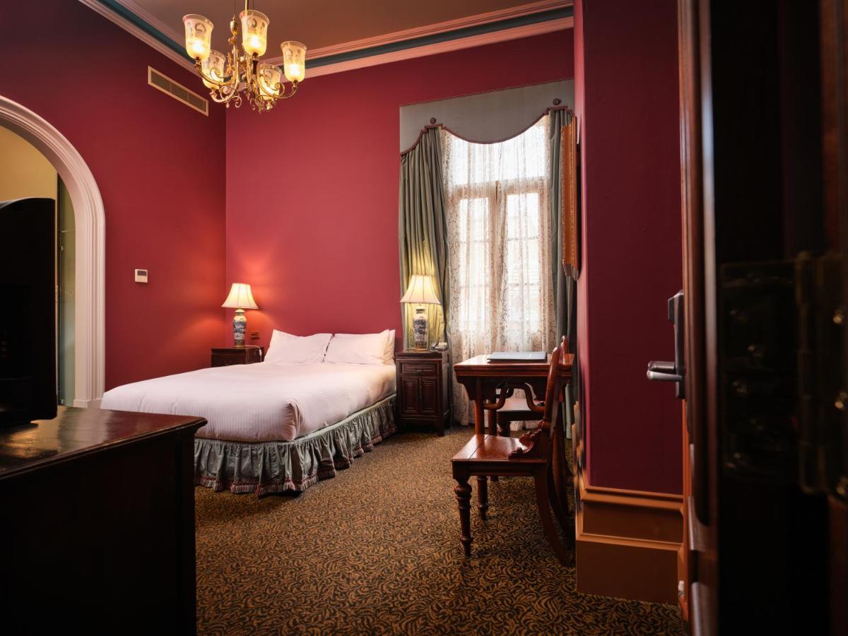 Craig'S Royal Hotel Ballarat Luaran gambar A room at the hotel