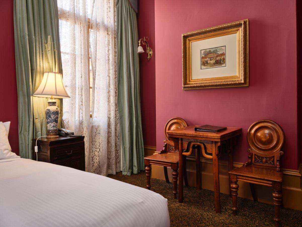 Craig'S Royal Hotel Ballarat Luaran gambar A guest room at the hotel