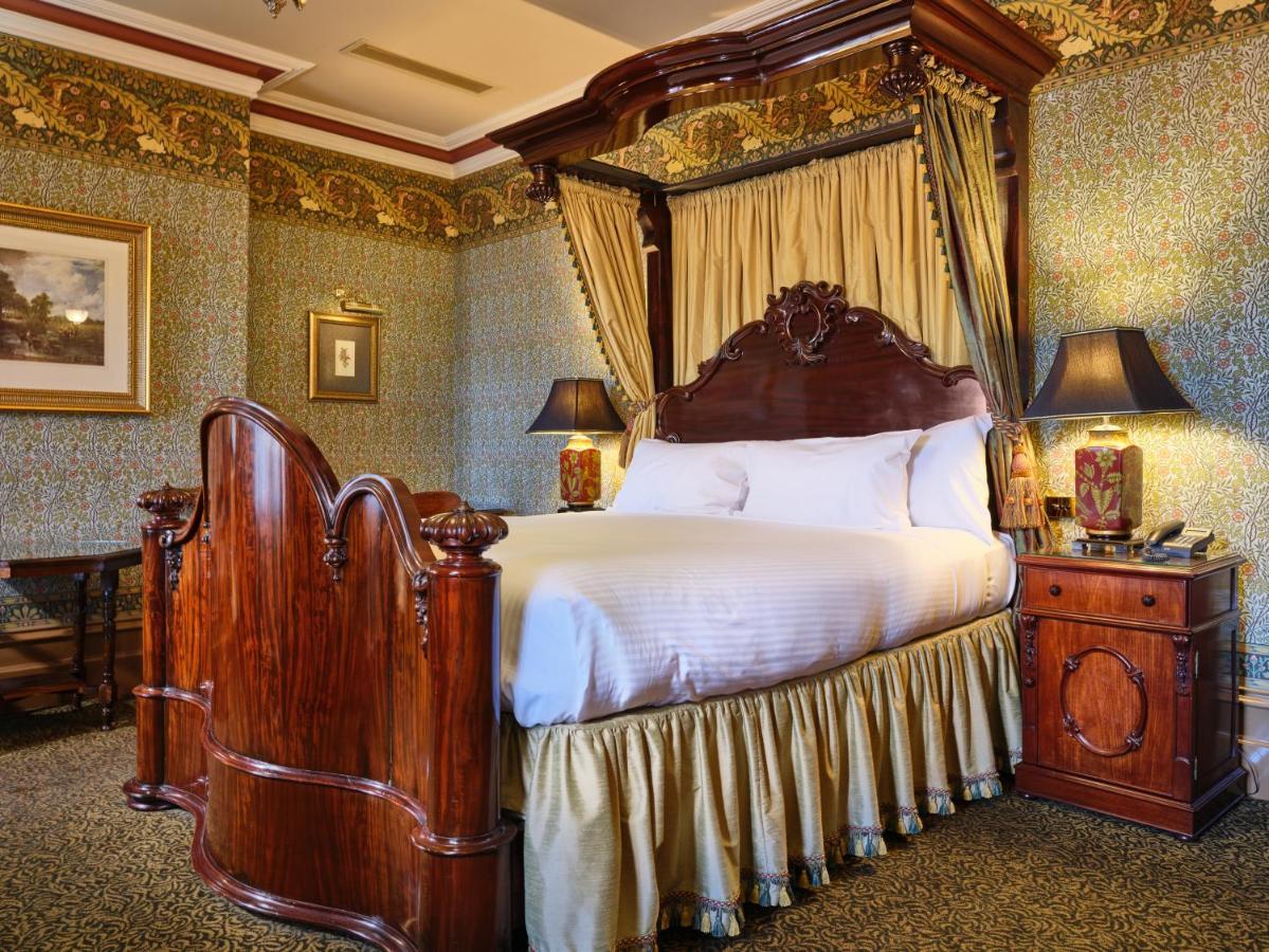 Craig'S Royal Hotel Ballarat Luaran gambar A bedroom at the hotel