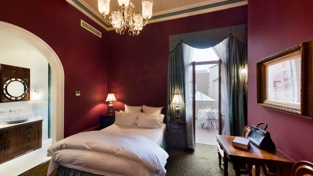 Craig'S Royal Hotel Ballarat Luaran gambar A room at the hotel