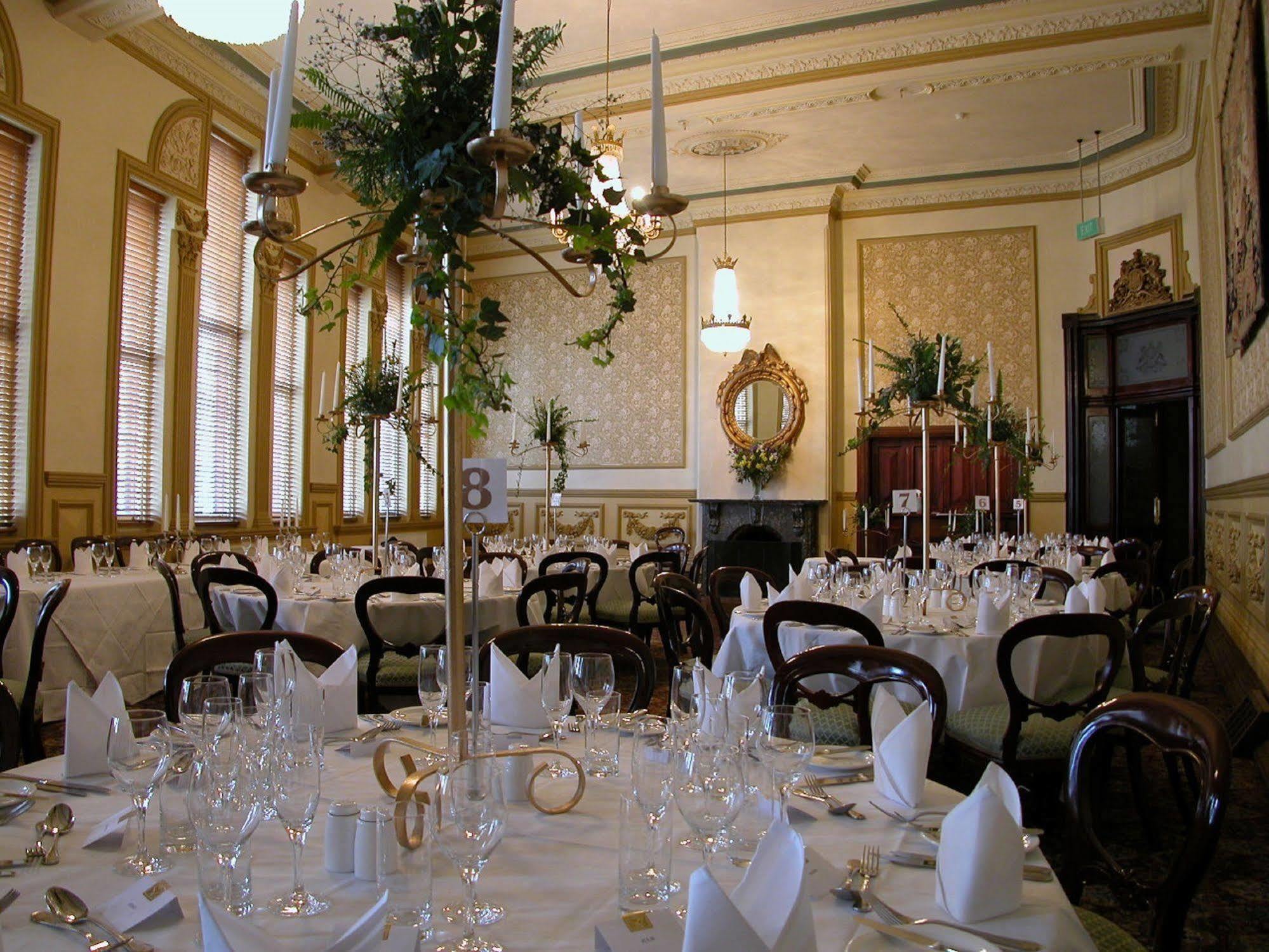 Craig'S Royal Hotel Ballarat Luaran gambar The dining room at the Old Bank of Montreal