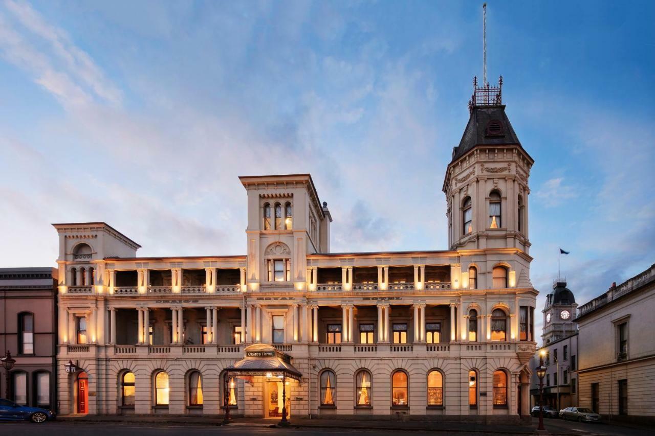Craig'S Royal Hotel Ballarat Luaran gambar The hotel at dusk